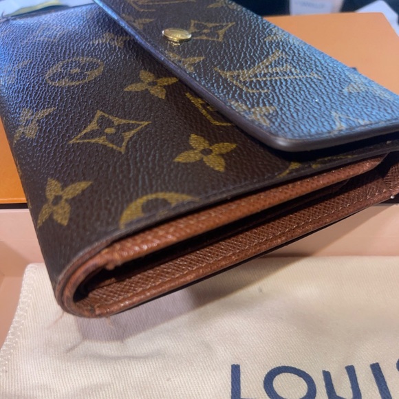🌟Authentic⭐️ Louis Vuitton Tresor Trifold wallet - Picture 9 of 10